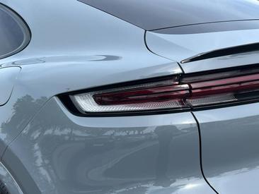 Porsche Cayenne III Turbo GT — photo 9