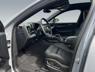 Porsche Cayenne III Turbo GT — photo 12