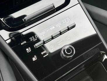 Porsche Cayenne III Turbo GT — photo 18