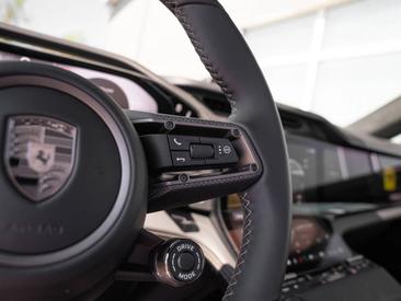 Porsche Cayenne E4 Turbo Electric — photo 22