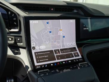 Porsche Cayenne E4 Turbo Electric — photo 30