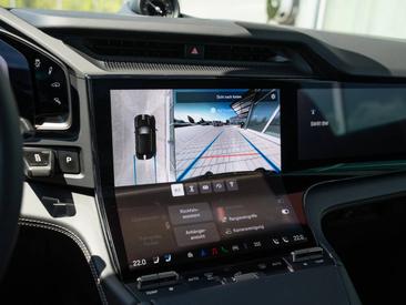 Porsche Cayenne E4 Turbo Electric — photo 31