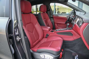 Porsche Macan Electrique S — photo 13