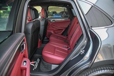 Porsche Macan Electrique S — photo 16