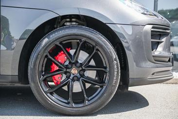 Porsche Macan Electrique S — photo 39