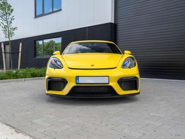 Porsche 718 Cayman GT4 — photo 10