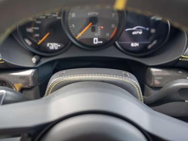 Porsche 718 Cayman GT4 — photo 16