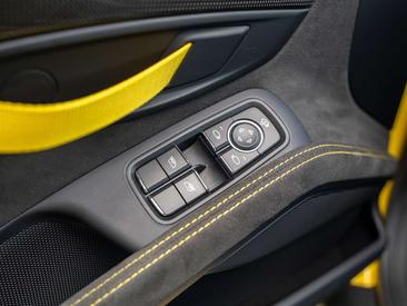 Porsche 718 Cayman GT4 — photo 18