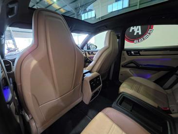 Porsche Cayenne III E-Hybrid Platinum Edition — photo 39