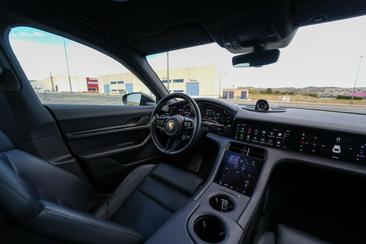 Porsche Taycan Cross Turismo Turbo — photo 3