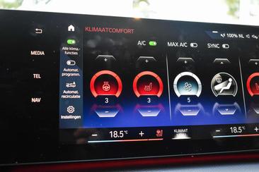 BMW Série 2 Active Tourer 230e XDrive — photo 34