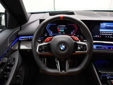 BMW M5 — photo 9