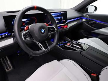 BMW M5 — photo 7