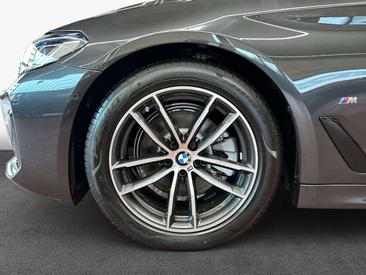 BMW Série 5 Touring 520d — photo 6