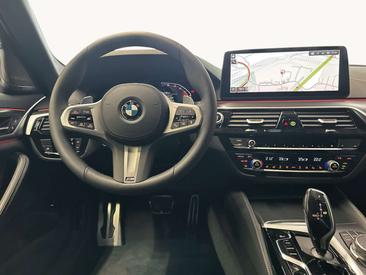 BMW Série 5 Touring 520d — photo 16