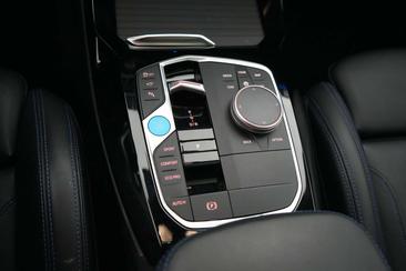 BMW iX3 — photo 16