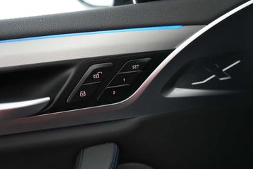 BMW iX3 — photo 25