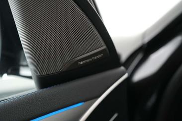 BMW iX3 — photo 27
