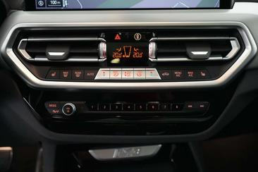 BMW iX3 — photo 28