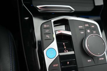 BMW iX3 — photo 38