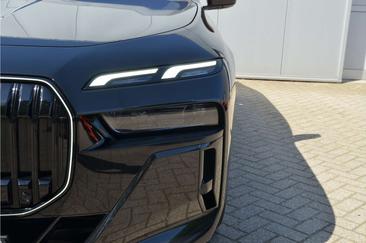 BMW I7 M Sport EDrive50 — photo 10