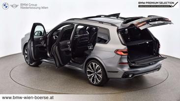BMW X7 XDrive40d — photo 9