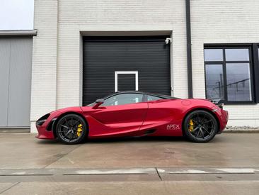 McLaren 720S — photo 11
