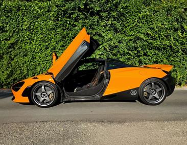 McLaren 720S — photo 2