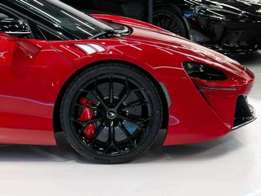 McLaren Artura — photo 6