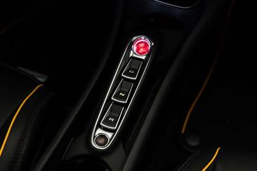 McLaren Artura — photo 24