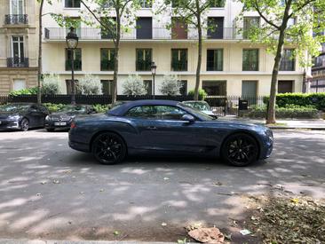 Bentley Continental GTC V8 — photo 11