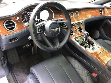 Bentley Continental GTC V8 — photo 28