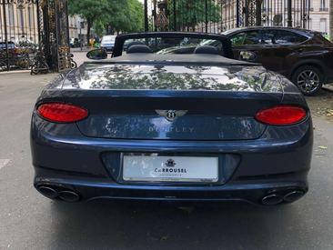 Bentley Continental GTC V8 — photo 33