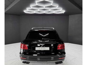 Bentley Bentayga V8 — photo 4