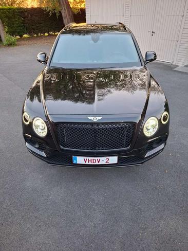 Bentley Bentayga V8 — photo 3