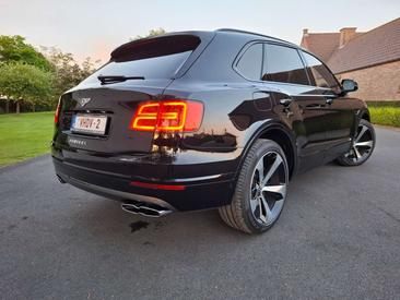 Bentley Bentayga V8 — photo 9
