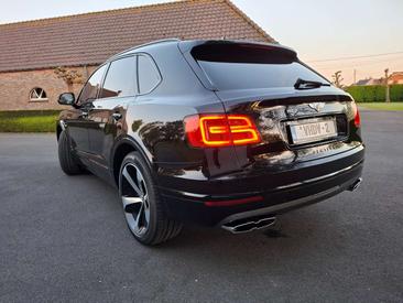 Bentley Bentayga V8 — photo 10
