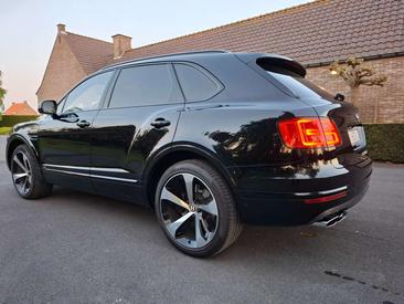 Bentley Bentayga V8 — photo 12