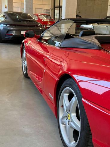 Ferrari F355 — photo 3
