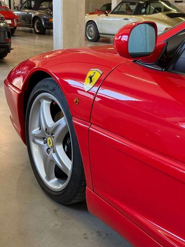 Ferrari F355 — photo 14