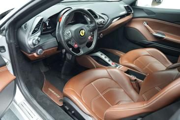 Ferrari 488 GTB — photo 22