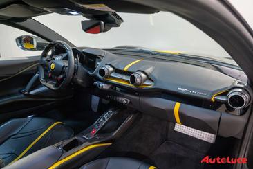 Ferrari 812 Superfast — photo 11