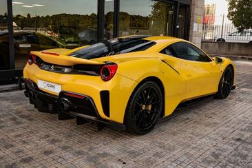 Ferrari 488 Pista — photo 8