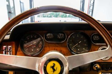 Ferrari 330 GT — photo 8