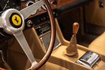 Ferrari 330 GT — photo 9