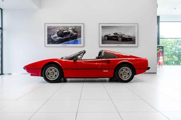 Ferrari 308 GTS — photo 11