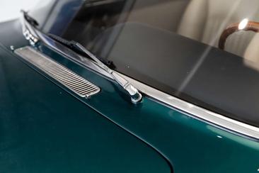 Ferrari 330 GT — photo 17
