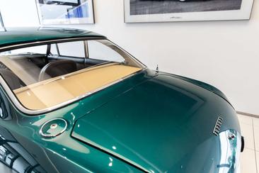 Ferrari 330 GT — photo 22