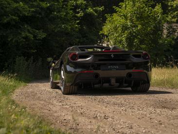 Ferrari 488 Spider — photo 29