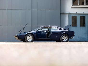 Ferrari 308 GT4 — photo 9
